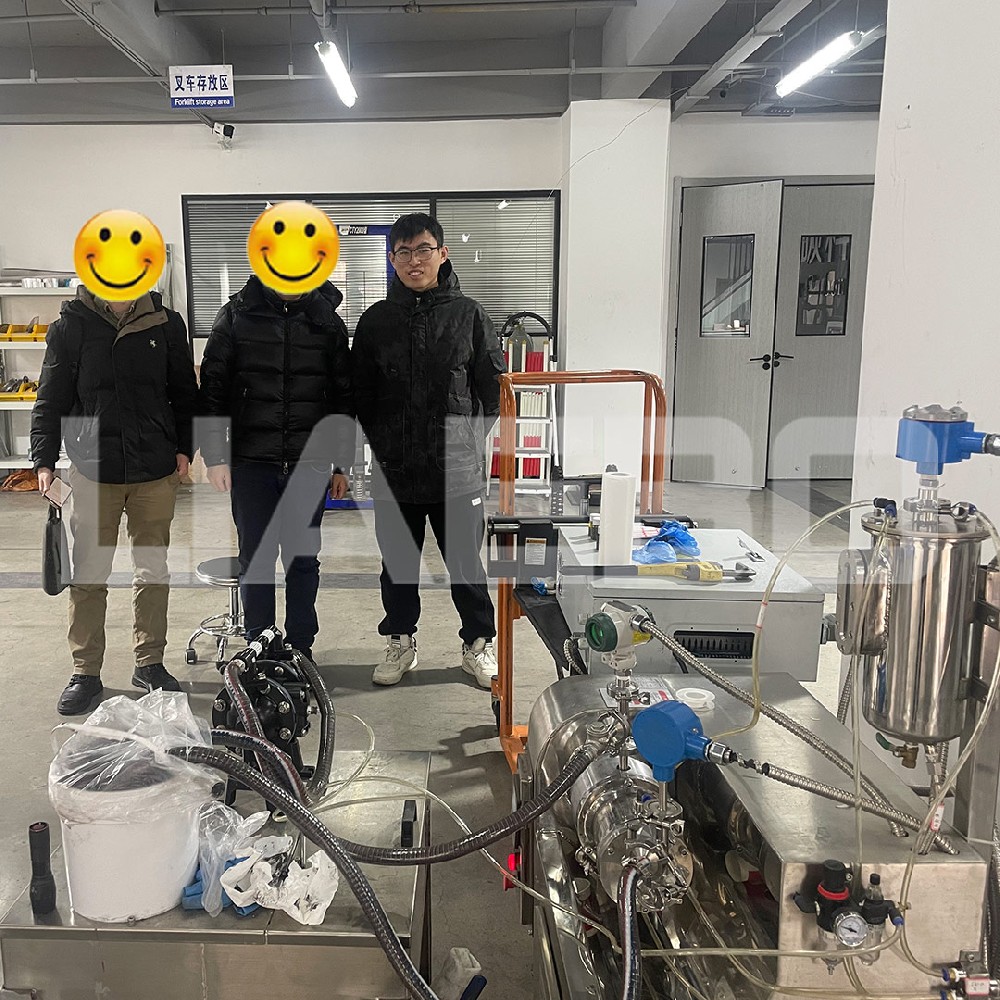 湖北武漢某公司1L實驗室納米砂磨機(jī)調(diào)試成功