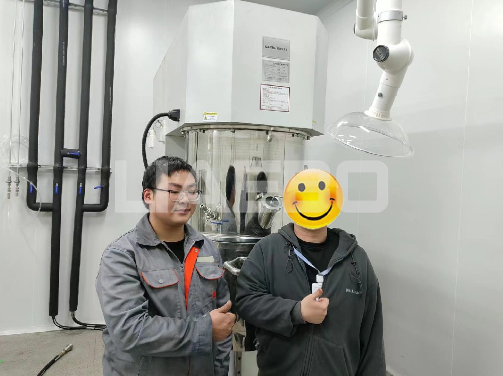 廣州某材料公司50L、100L、200L雙行星攪拌機調試成功